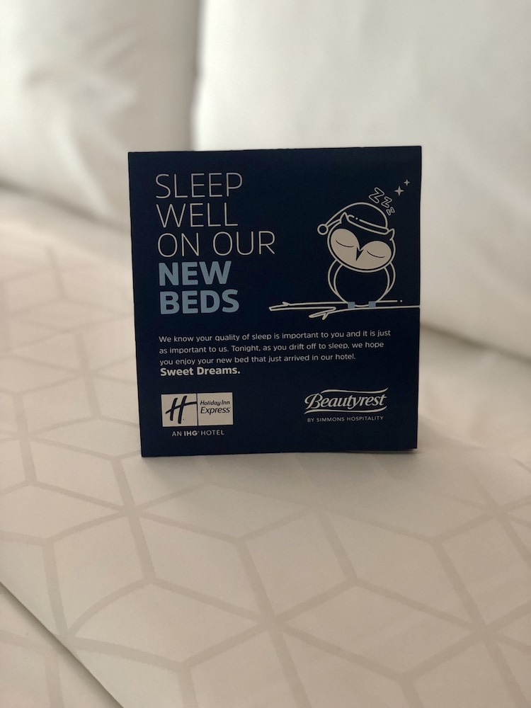 Holiday Inn Express and Suites Houston Westchase - Westheimer 33/59