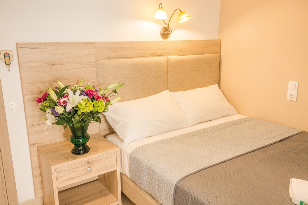 Mastorakis Hotel 12/69