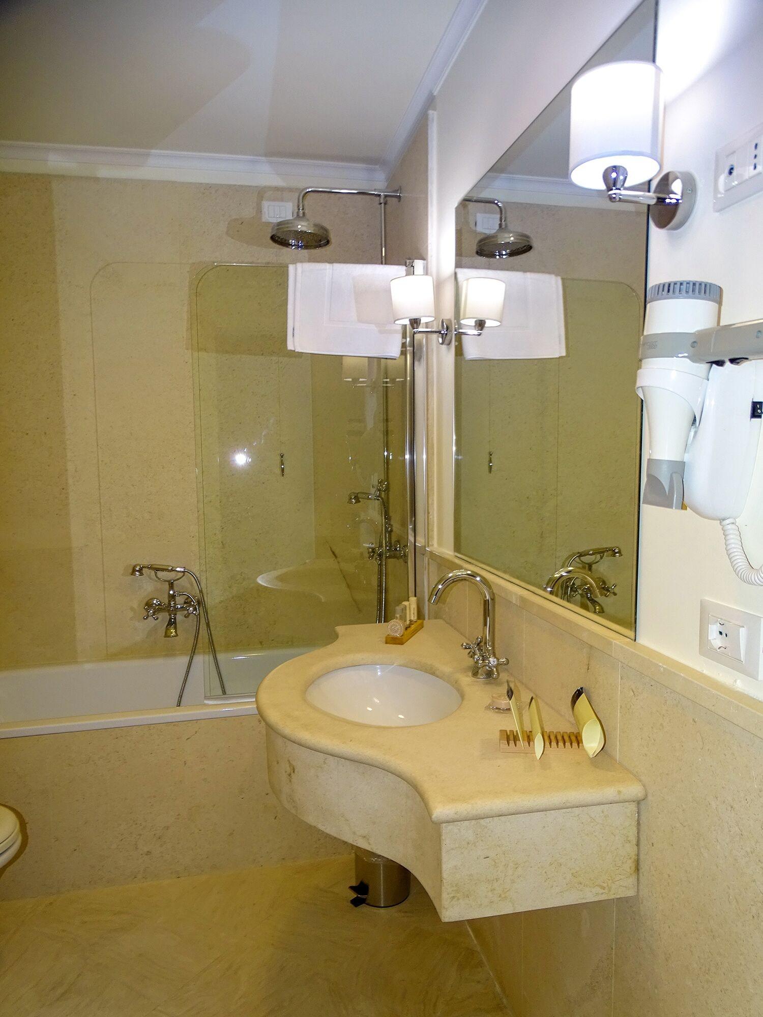 غرفة قياسية بسرير مزدوج، Torrione Hotel 4/4