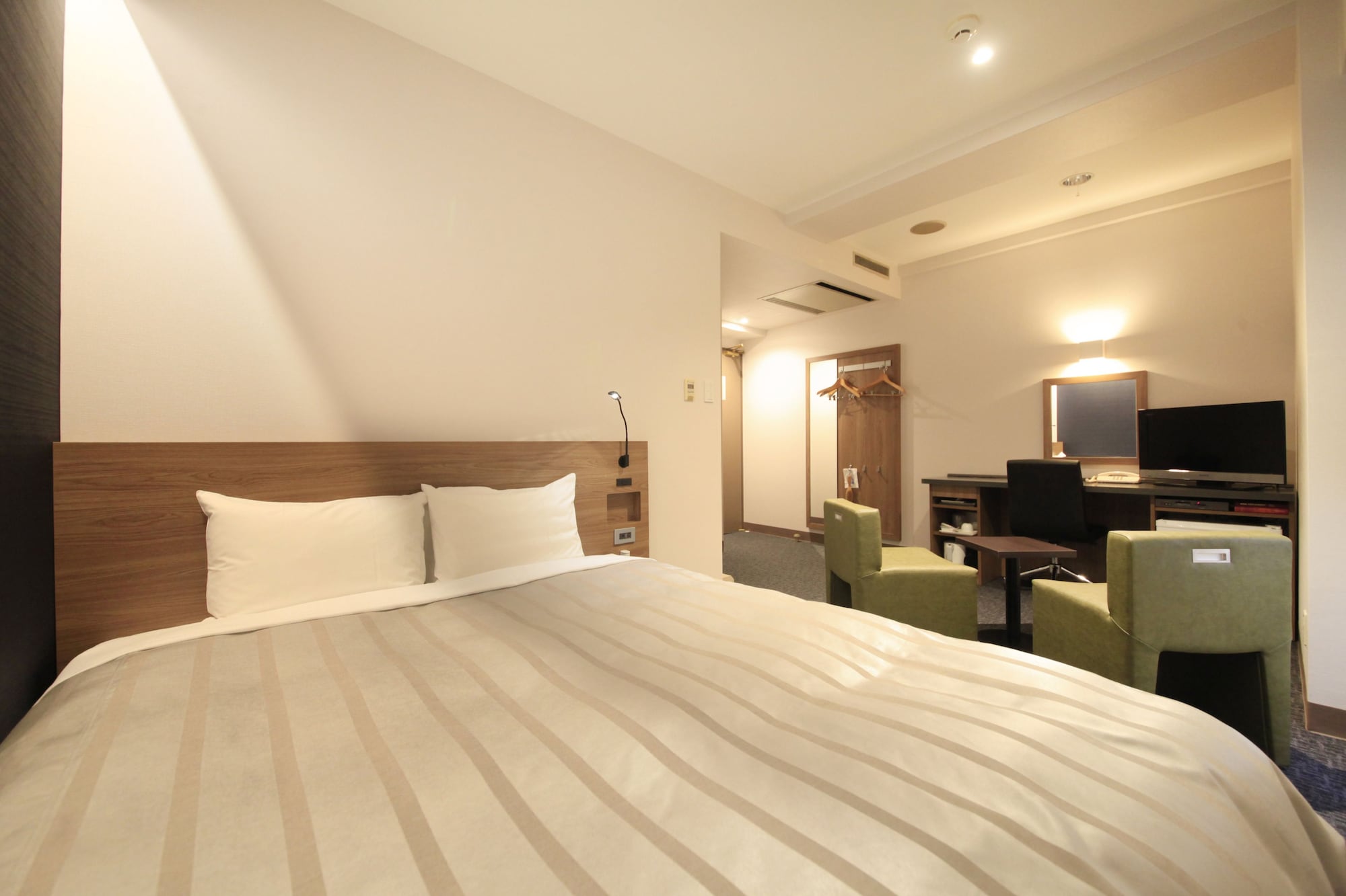 غرفة بسرير كوين، Atsugi Urban Hotel 3/7