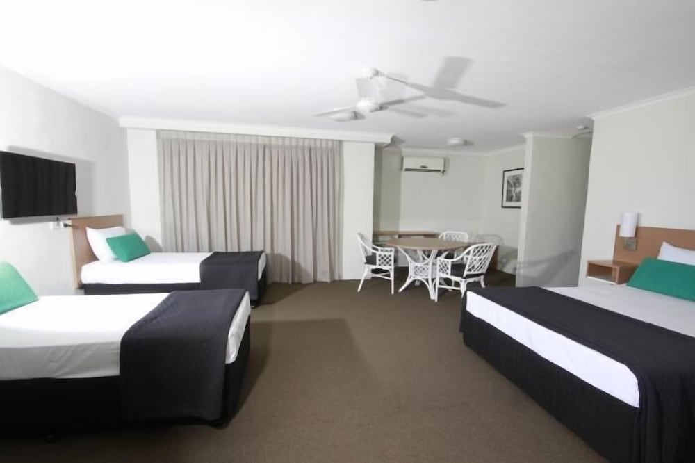 2 BEDROOMS, FAMILY SUITE
