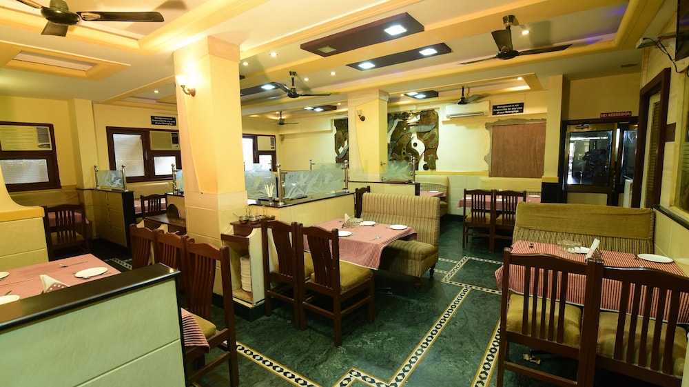 Hotel Ashlesh 37/39
