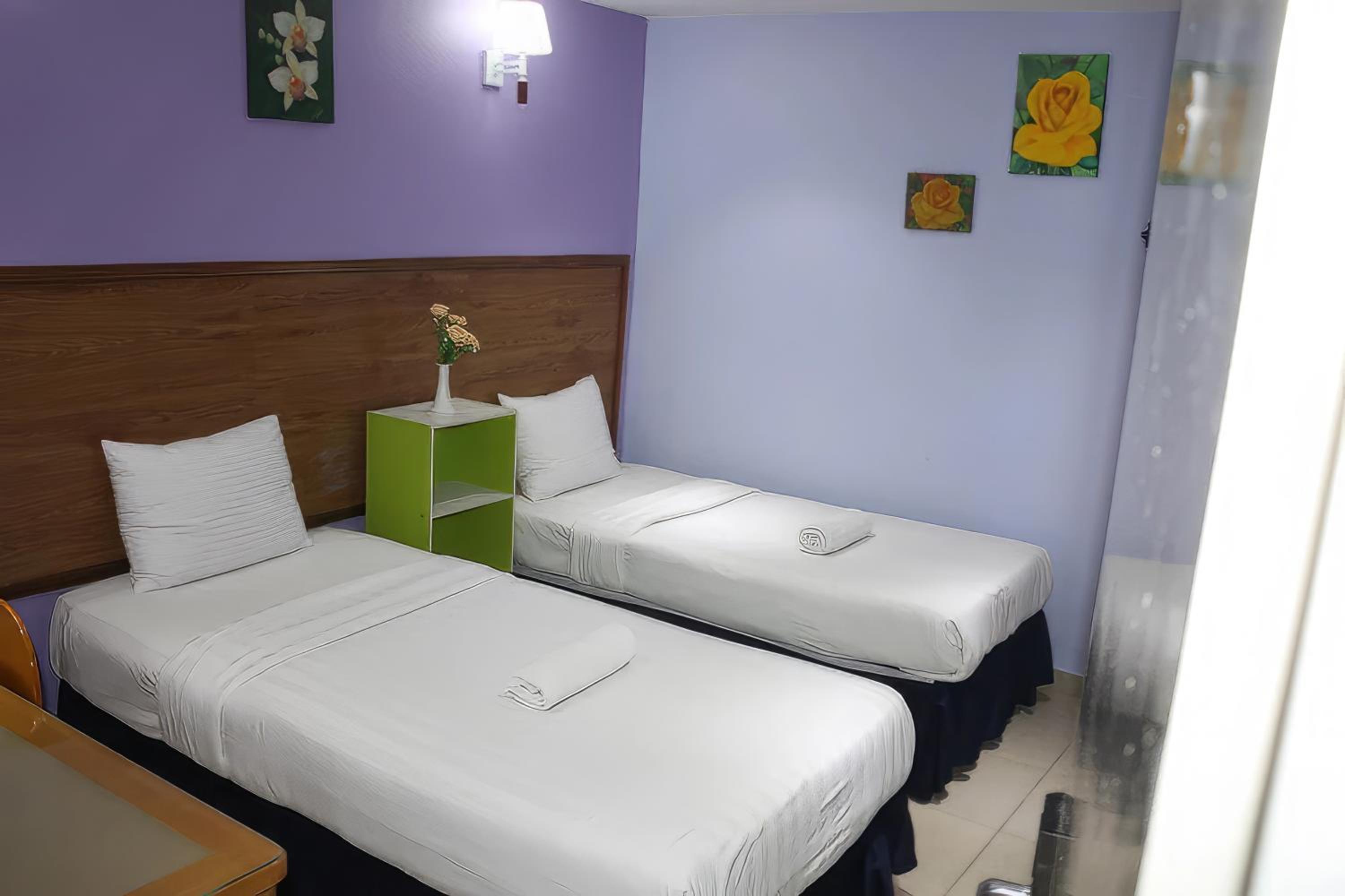 Room, Double Bed, No Window