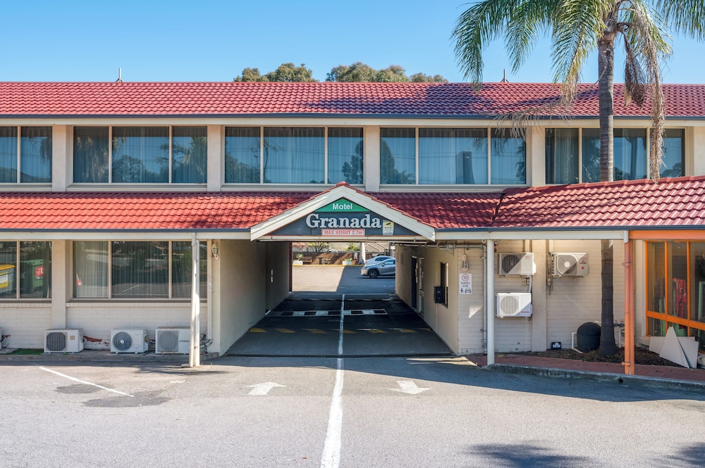 Adelaide Granada Motor Inn 3/65