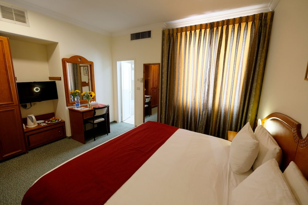 City Inn Palace Hotel 12/50