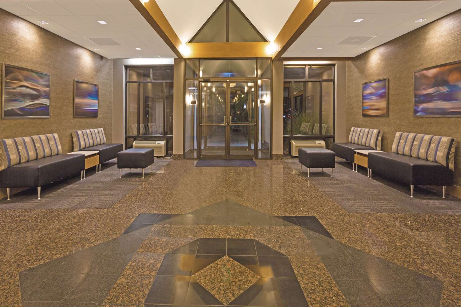 Days Inn by Wyndham Lanham Washington DC 18/40