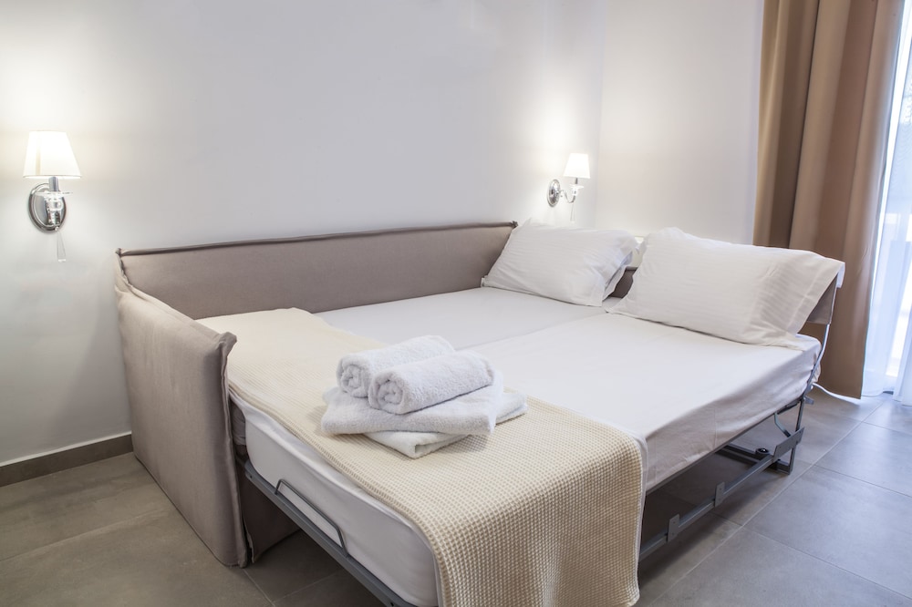 Anemos Rooms and Apartments 13/50
