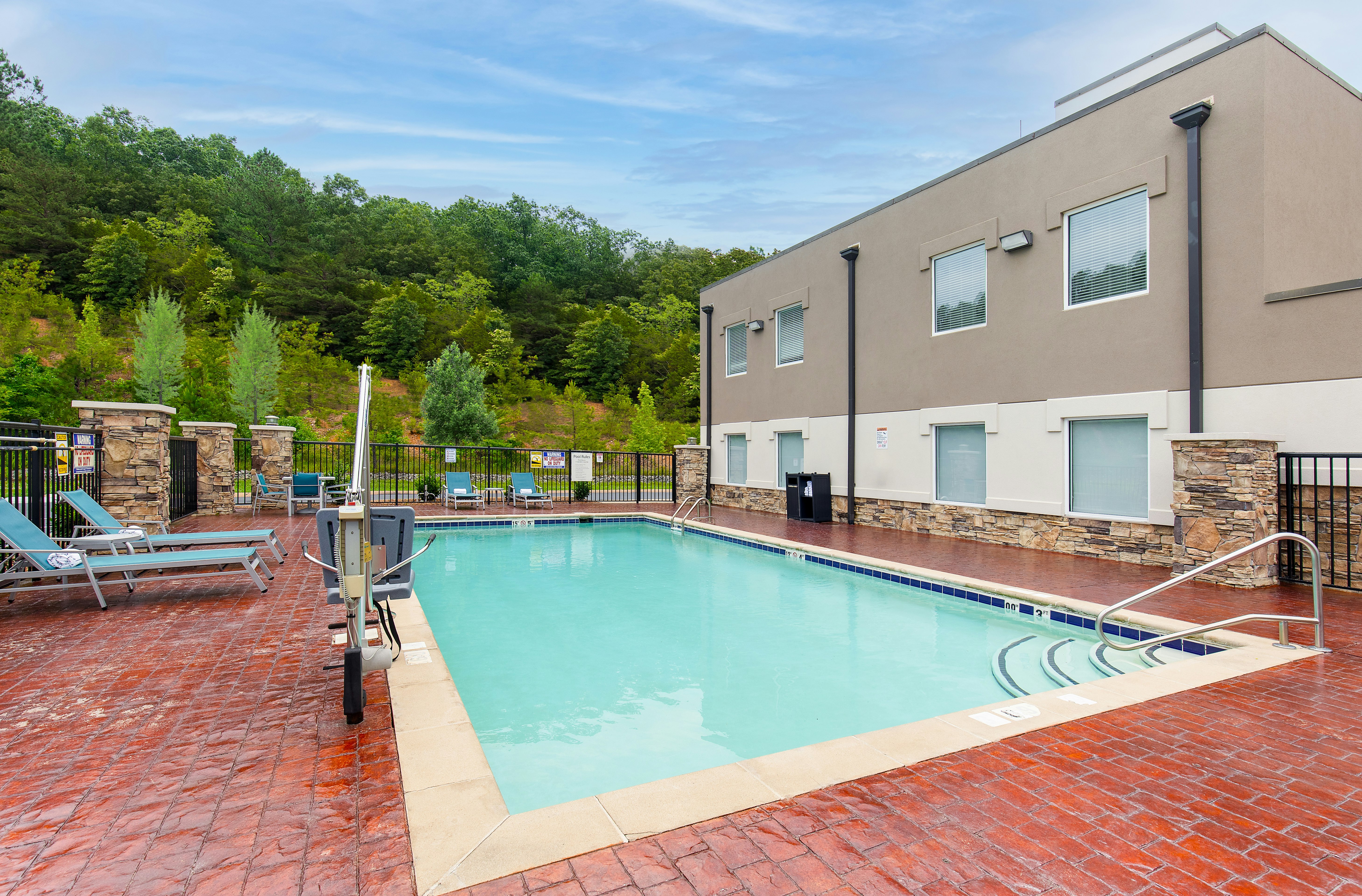 Holiday Inn Express Hurricane Mills Waverly 61/62