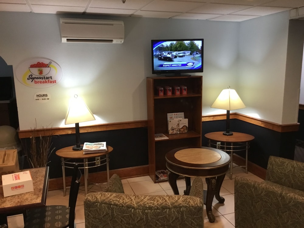 Super 8 By Wyndham Manchester Airport 29/35