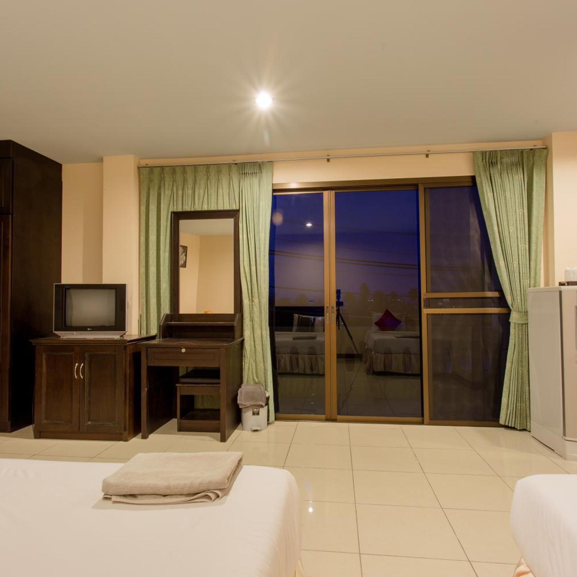 Surin Sunset Hotel 30/55
