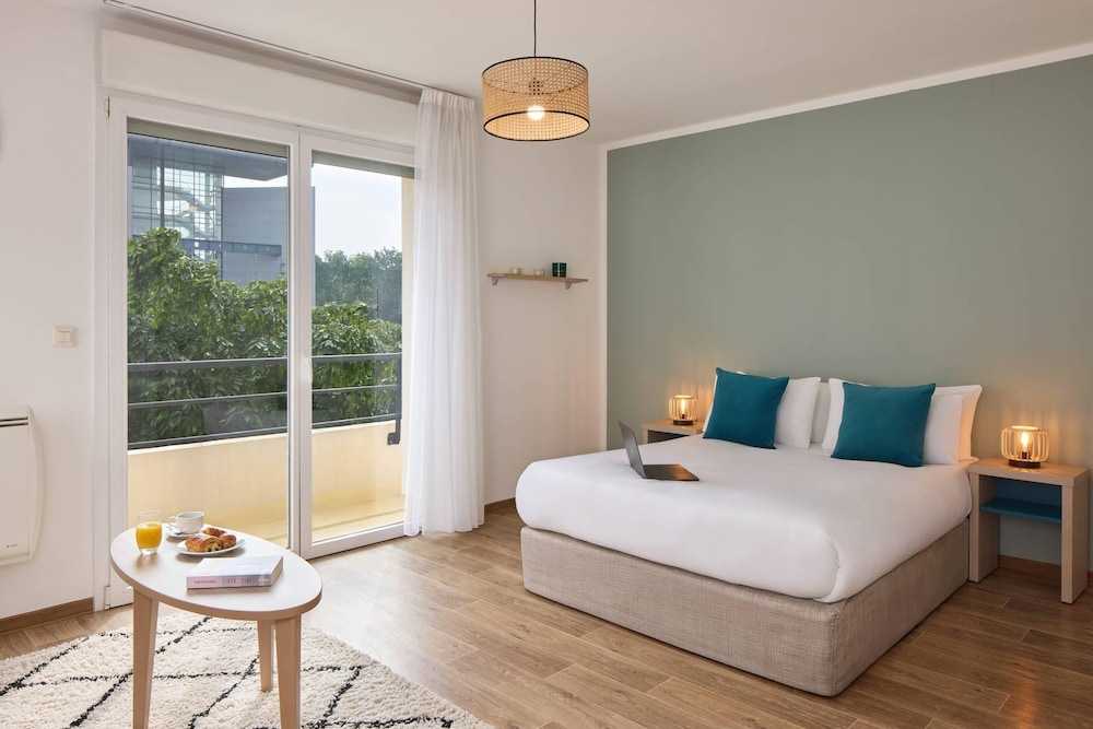 Quality Aparthotel Valenciennes 12/30