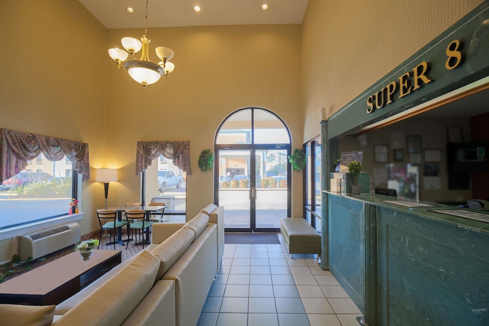 Super 8 by Wyndham Hammond 12/18
