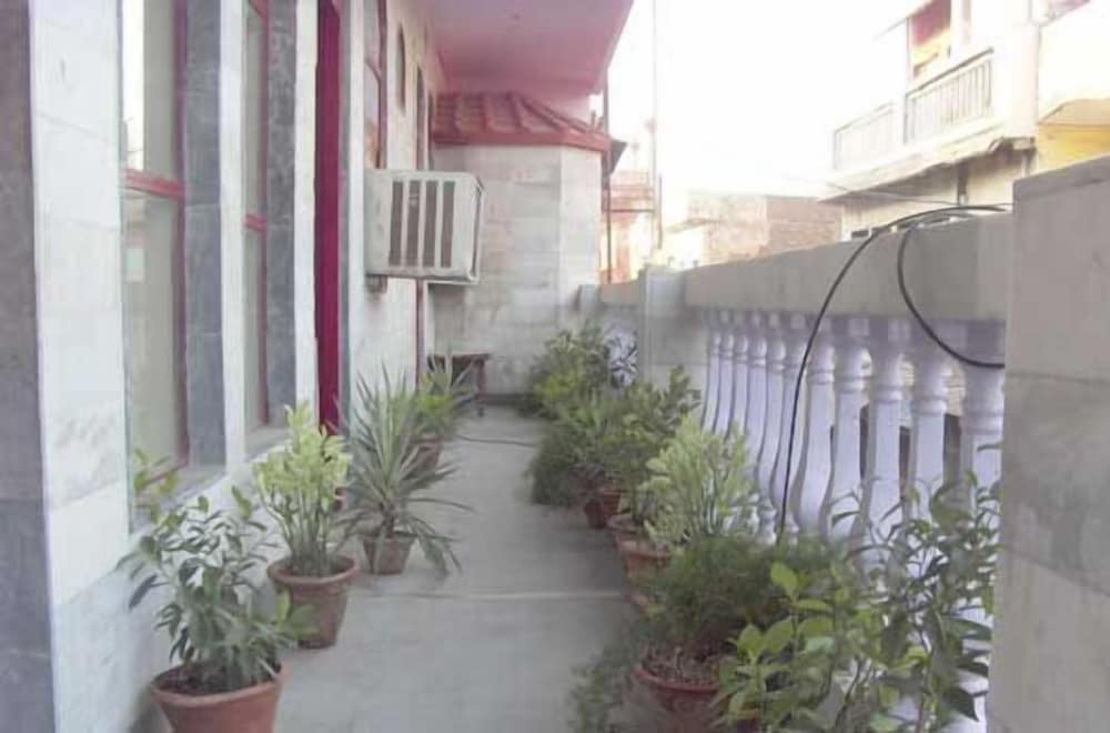 HOTEL RAJ BED AND BREAKFAST 3/36