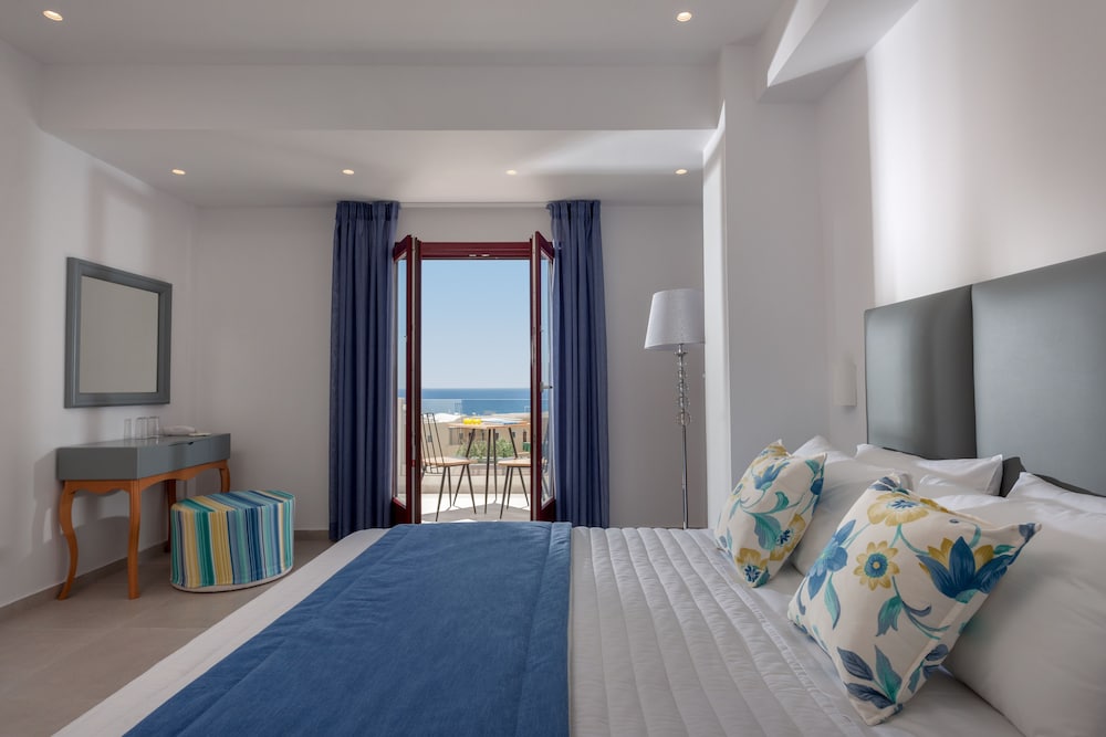 MAR N MAR CROWN SANTORINI HOTEL AND SUITES 10/48