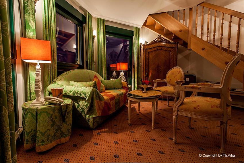 Central-Hotel am Konigshof 32/50