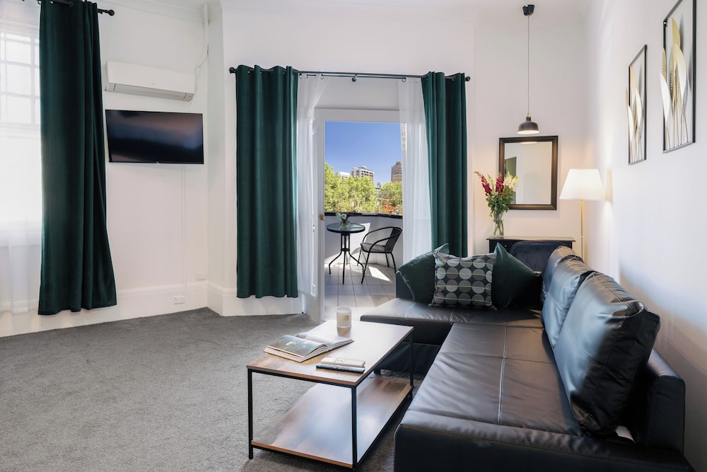 City Budget Hotel 55/60