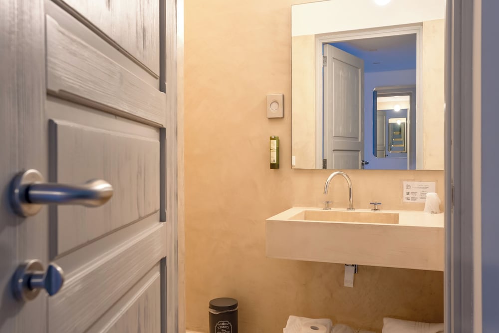 Donna Domenica Boutique Suites 44/50