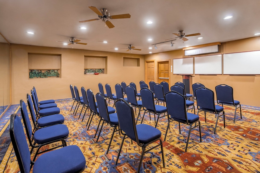 Holiday Inn Canyon de Chelly (Chinle), an IHG Hotel 22/37