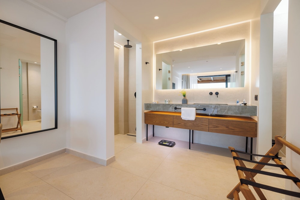 Deos Luxury Suites 6/50