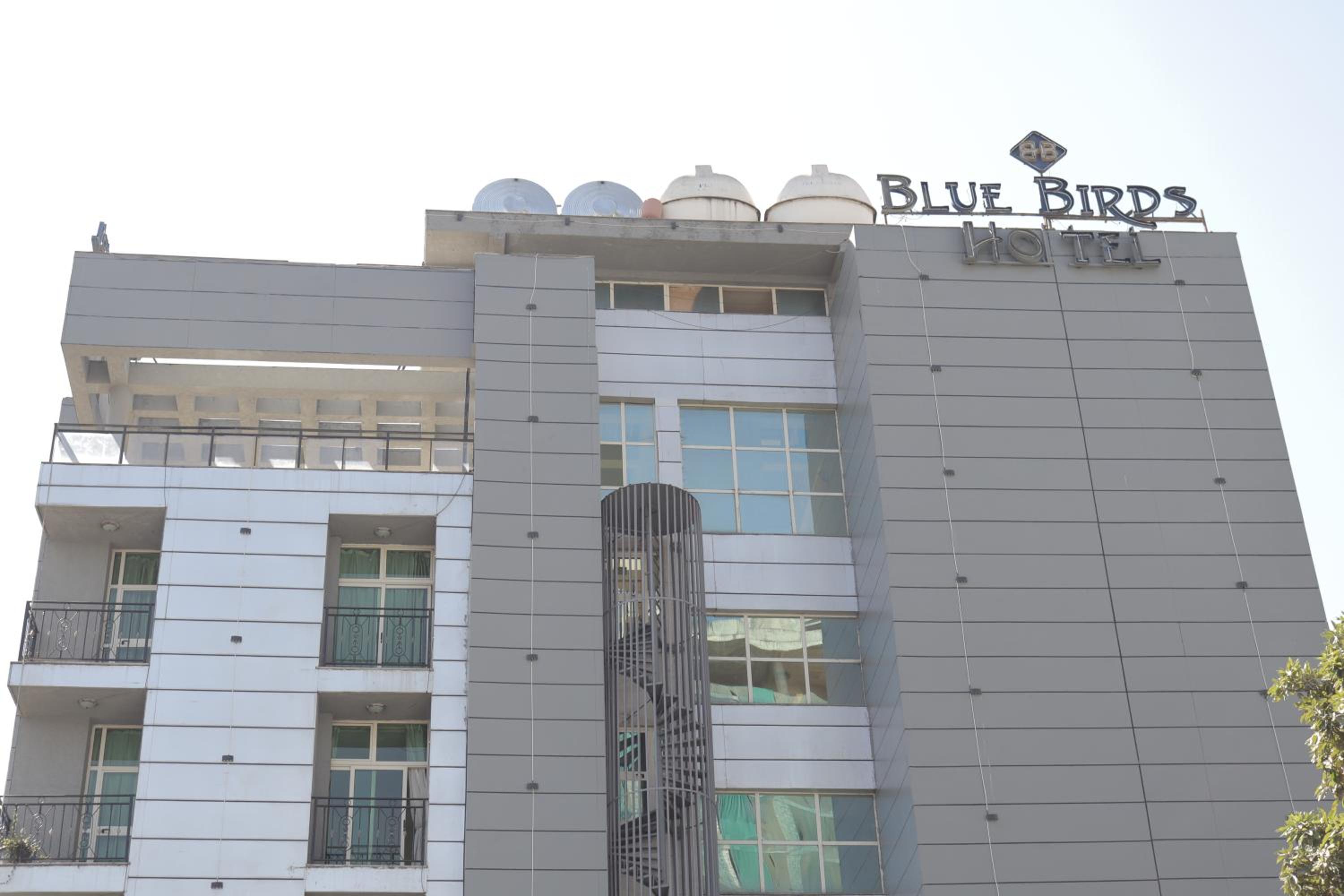 Blue Birds International Hotel 1/50