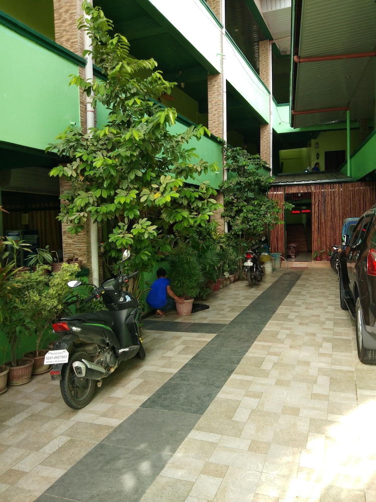 Aosmec Square Hotel 69/77