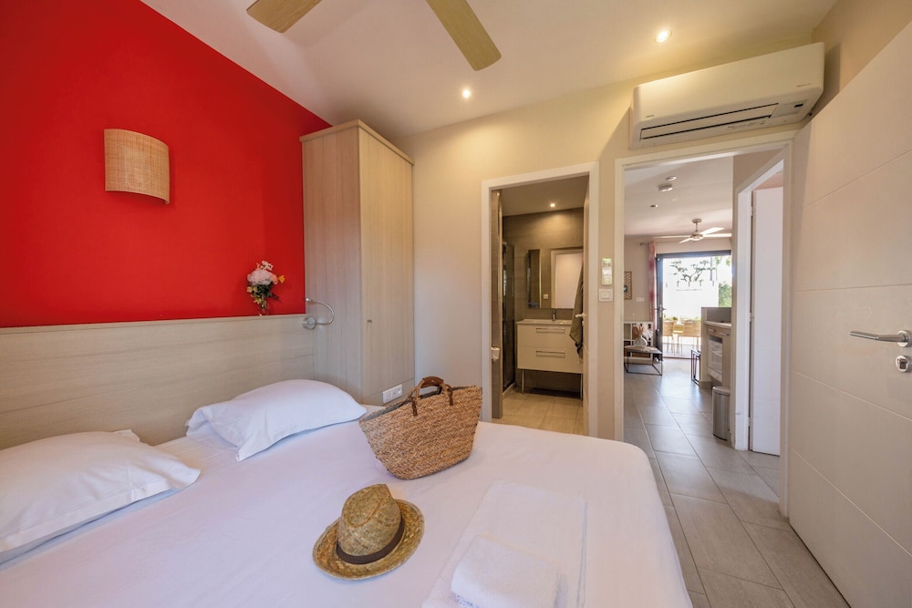 2 BEDROOMS, APARTMENT