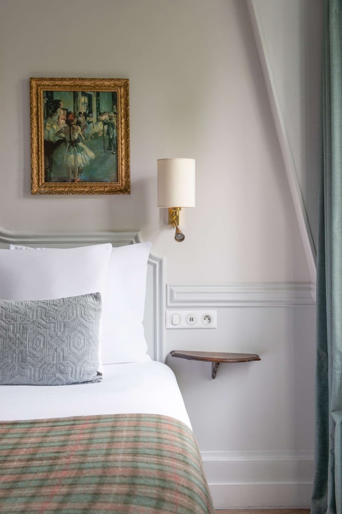 غرفة بريميوم بسريرين منفصلين، Hotel De La Porte Doree 4/5