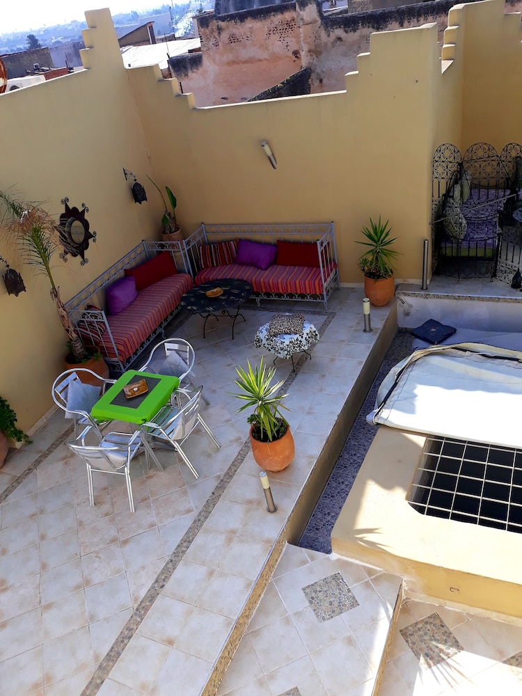 Riad Safir 40/49