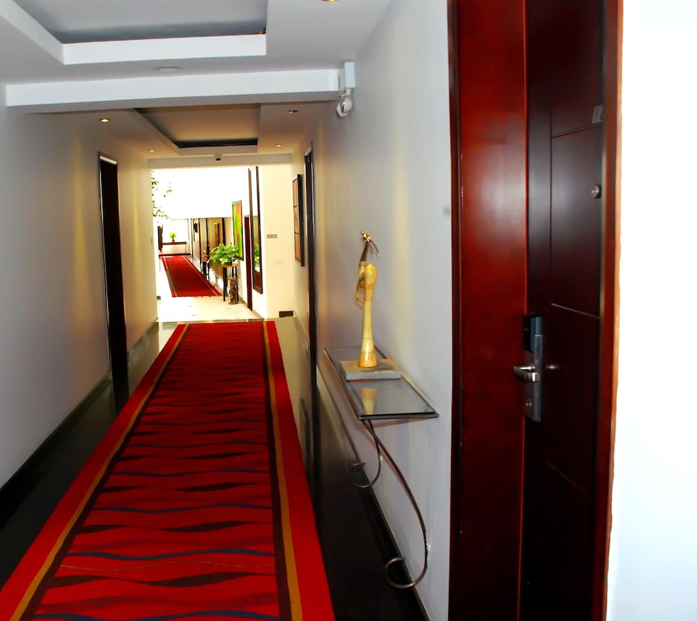 Kiriri Garden Hotel 50/50