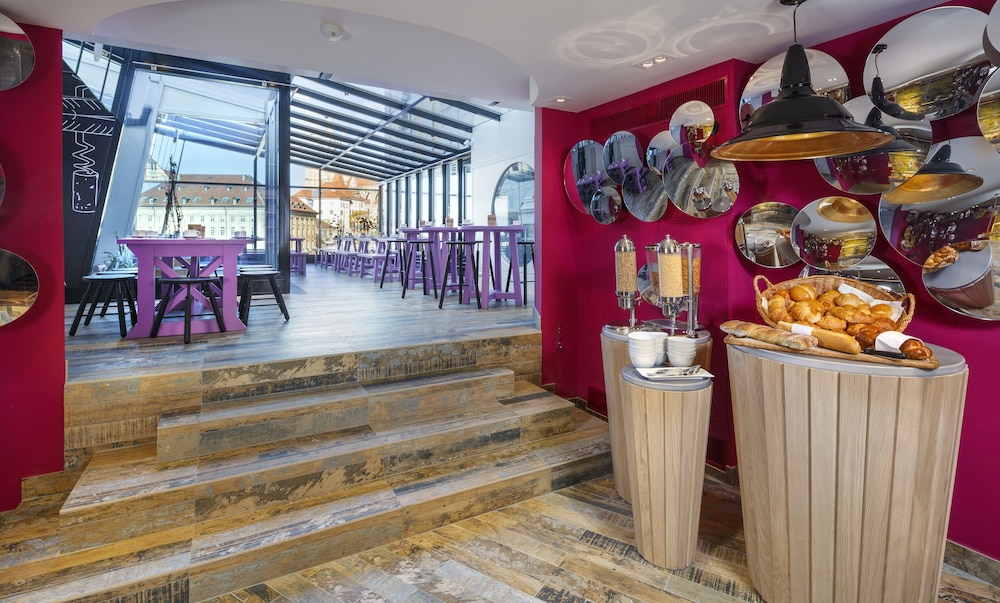 Hotel Swiss Wine by Fassbind 35/49