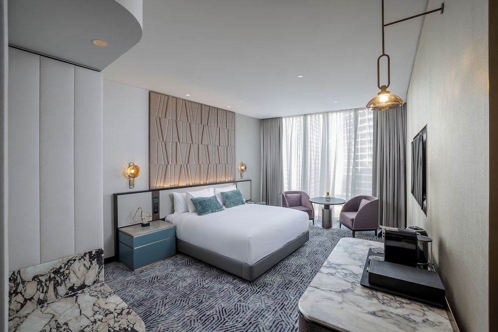 City, King Bed