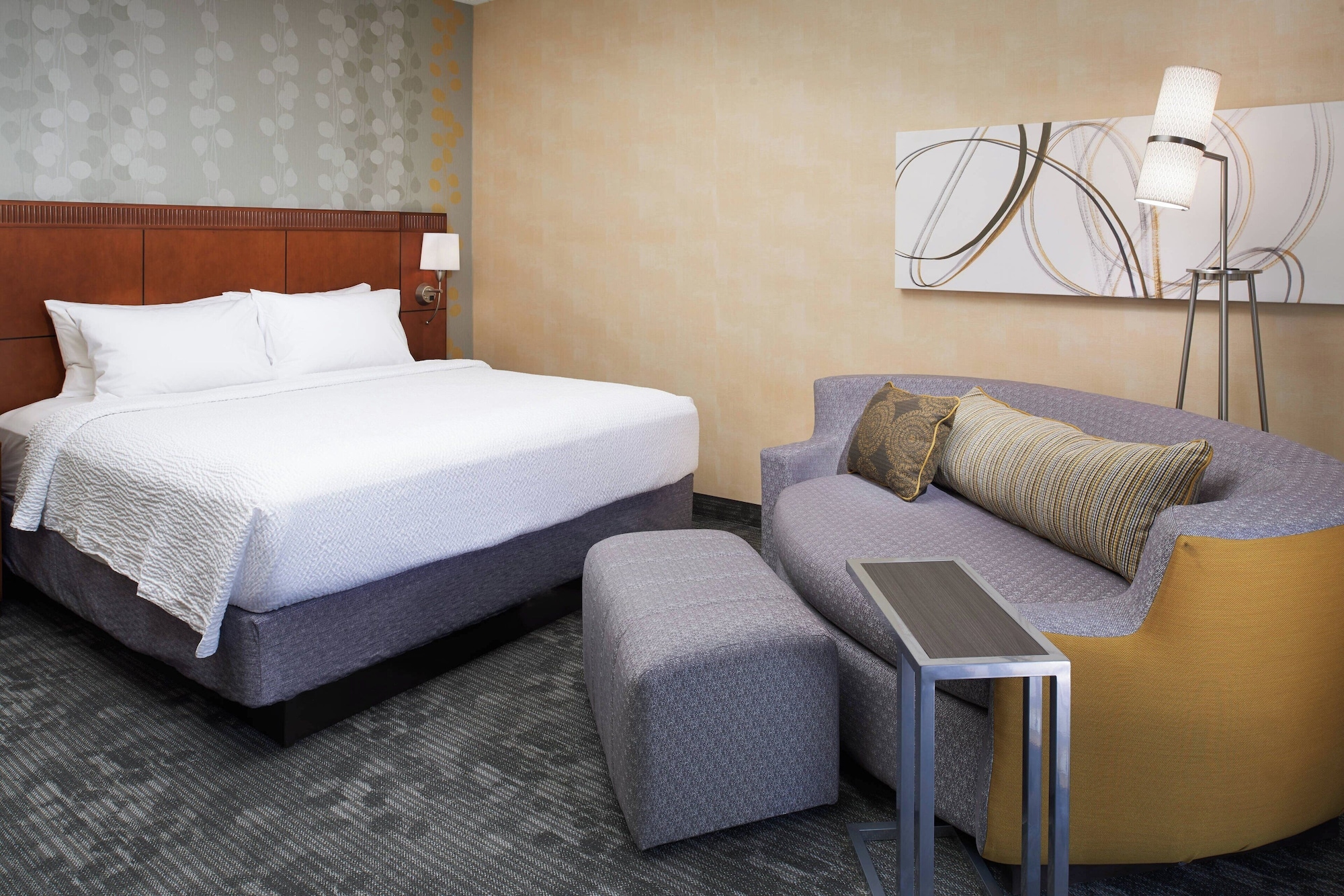 Room at COURTYARD DETROIT DEARBORN, DEARBORN - MI