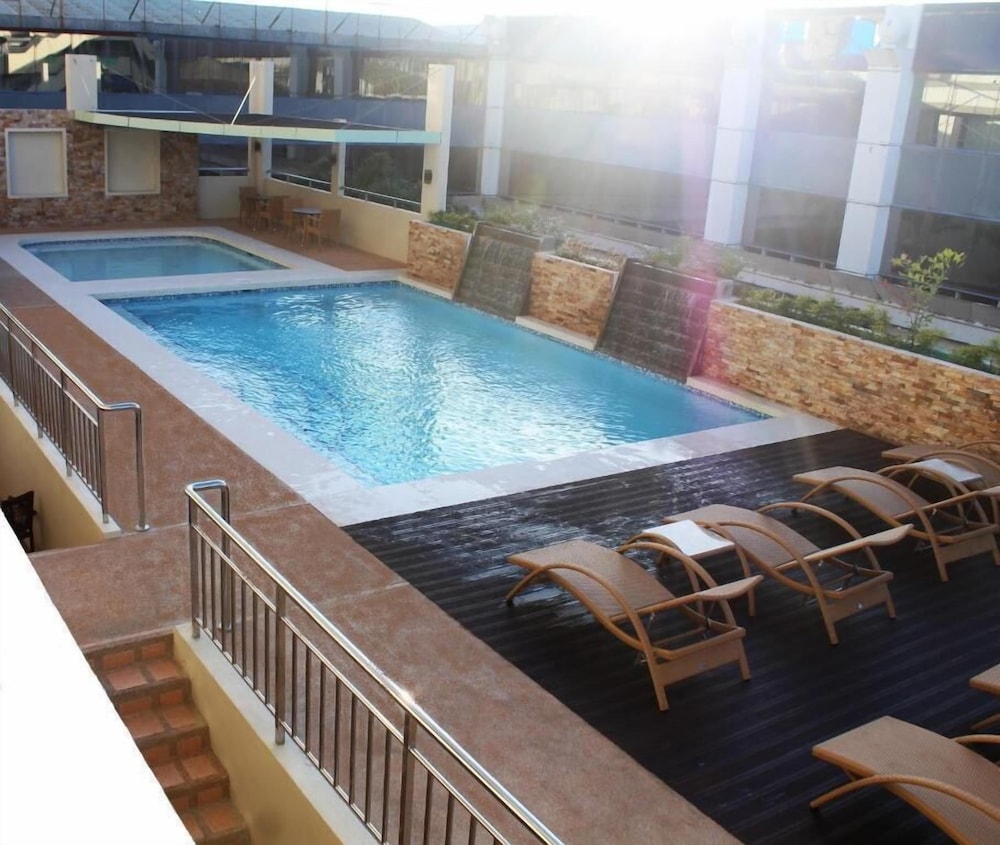 Mo2 Westown Hotel Bacolod - Downtown 8/43