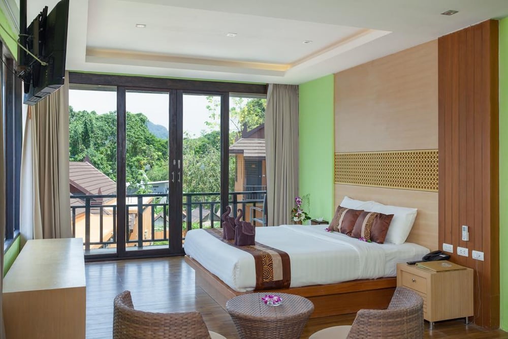 SUPERIOR ROOM