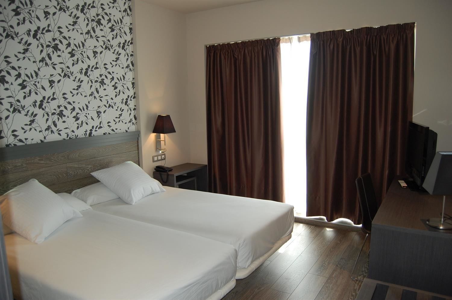 JUNIOR, DOUBLE OR TWIN BED
