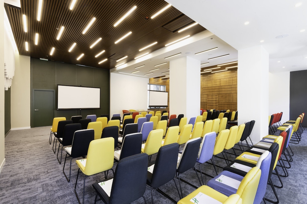 Holiday Inn Yerevan Republic Square 39/50