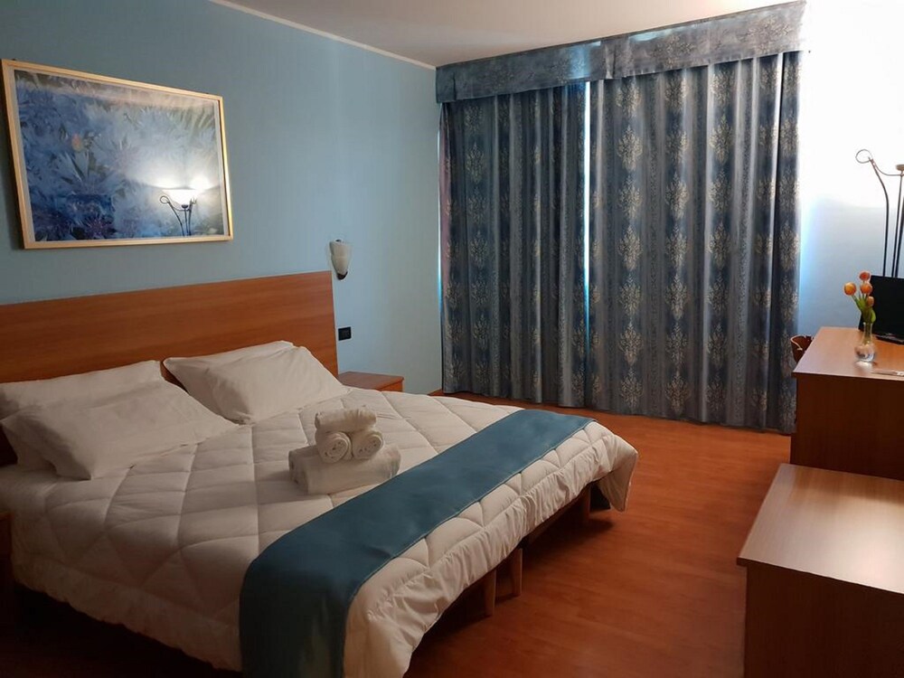 Risthotel Airport 13/35
