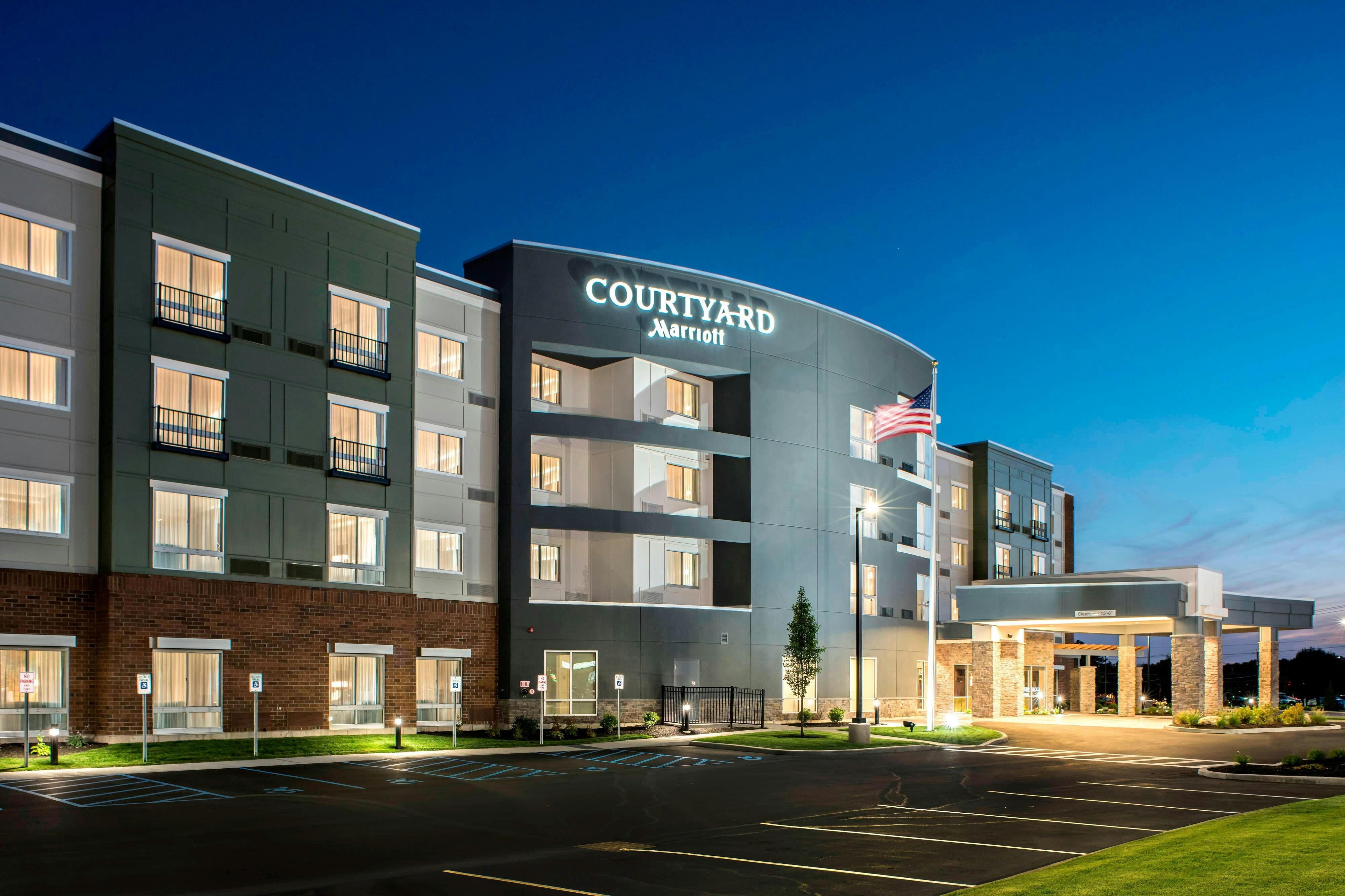 Courtyard Albany Clifton Park 4/46