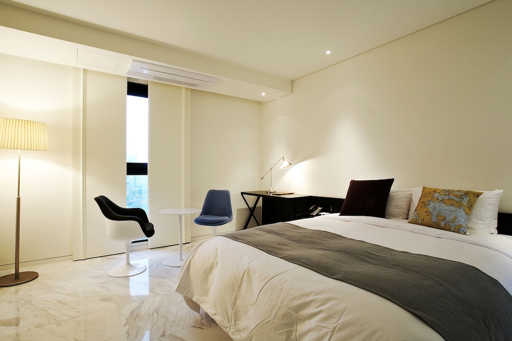 URBAN BOUTIQUE HOTEL 7/32