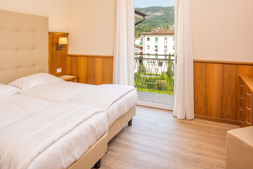 City, Double or Twin Bed, Balcony