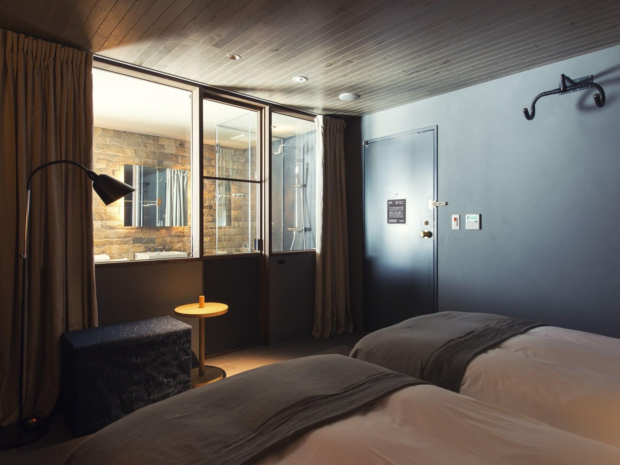 Onomichi U2 Hotel Cycle 11/78