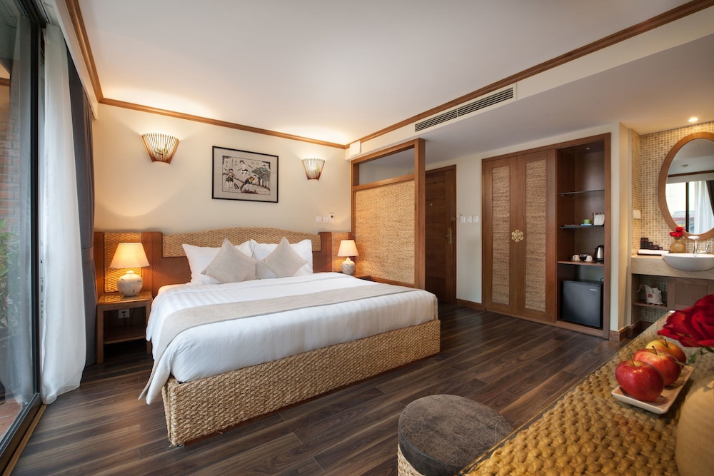 MK Premier Boutique Hotel 12/65