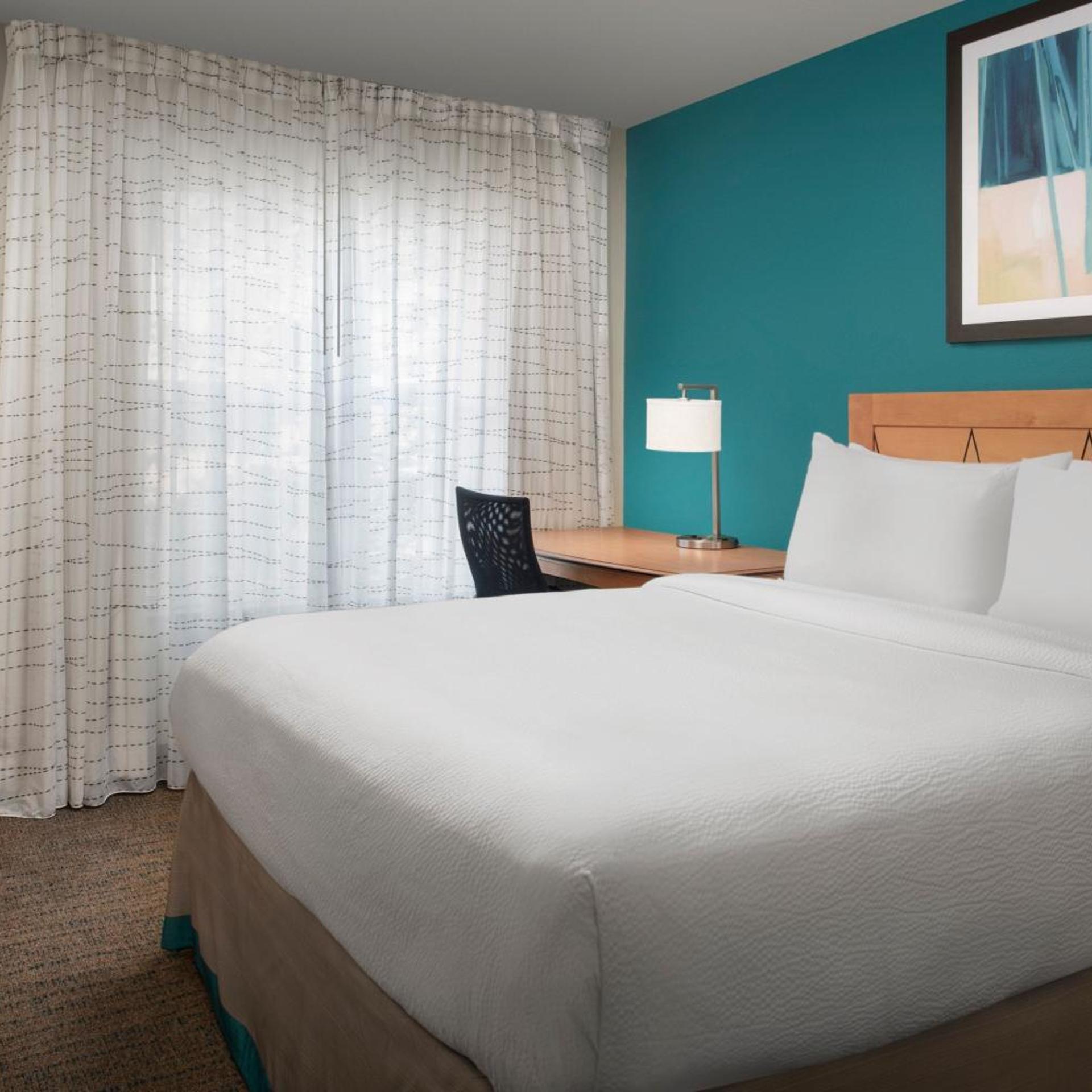 2 Bedrooms, Suite