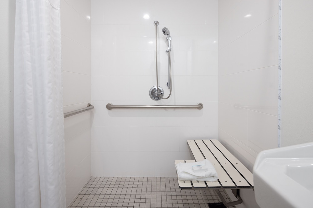 Days Inn by Wyndham Arroyo Grande/Pismo Beach 23/62