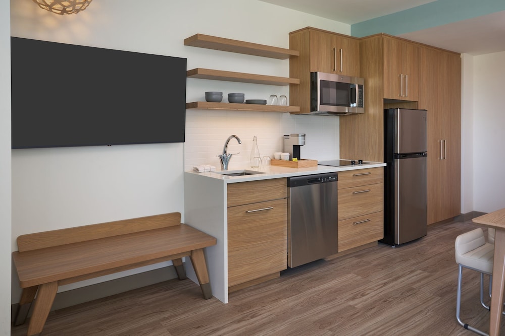 Element Melbourne Oceanfront 4/57