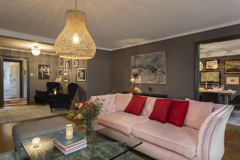 Collectors Victory Apartments 23/48
