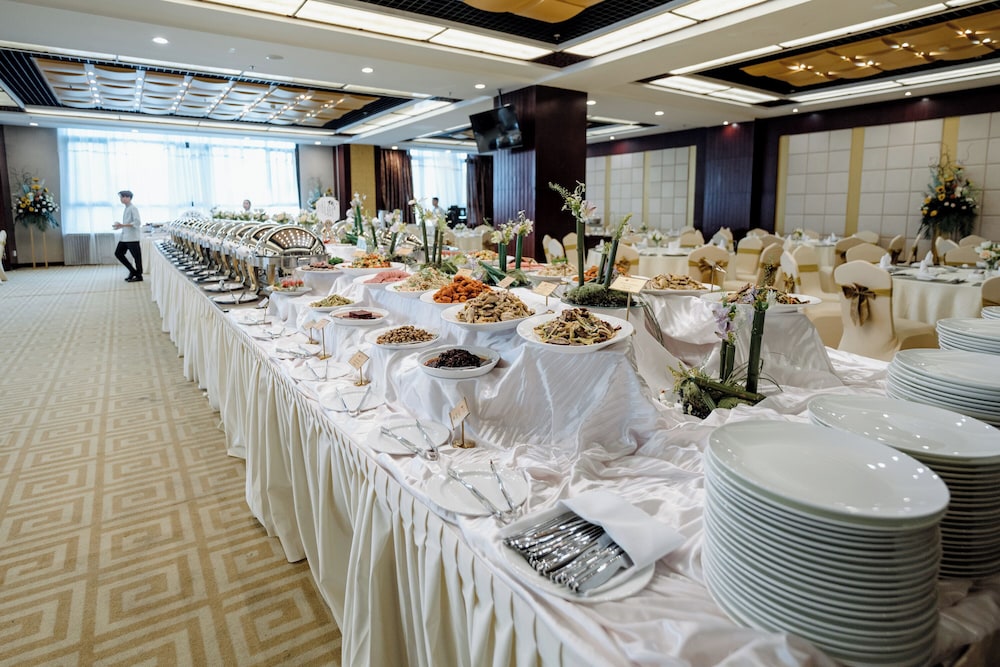 Beijing Palace Soluxe Hotel Astana 37/50