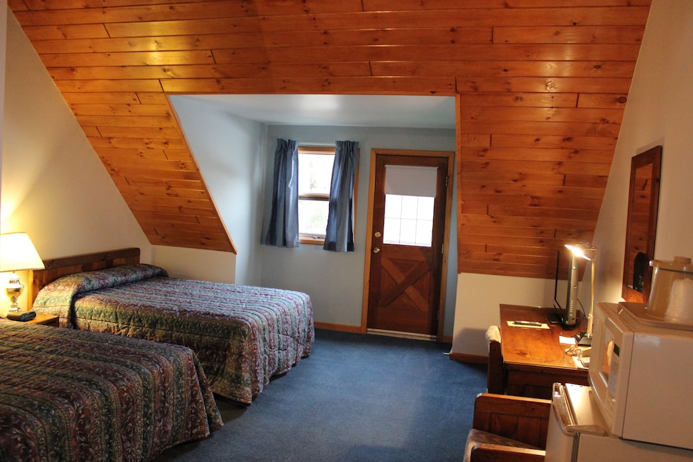 Nootka Lodge 9/50