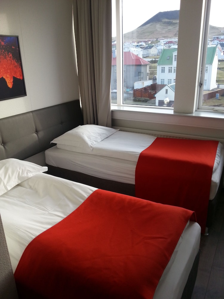 Hotel Vestmannaeyjar 17/65
