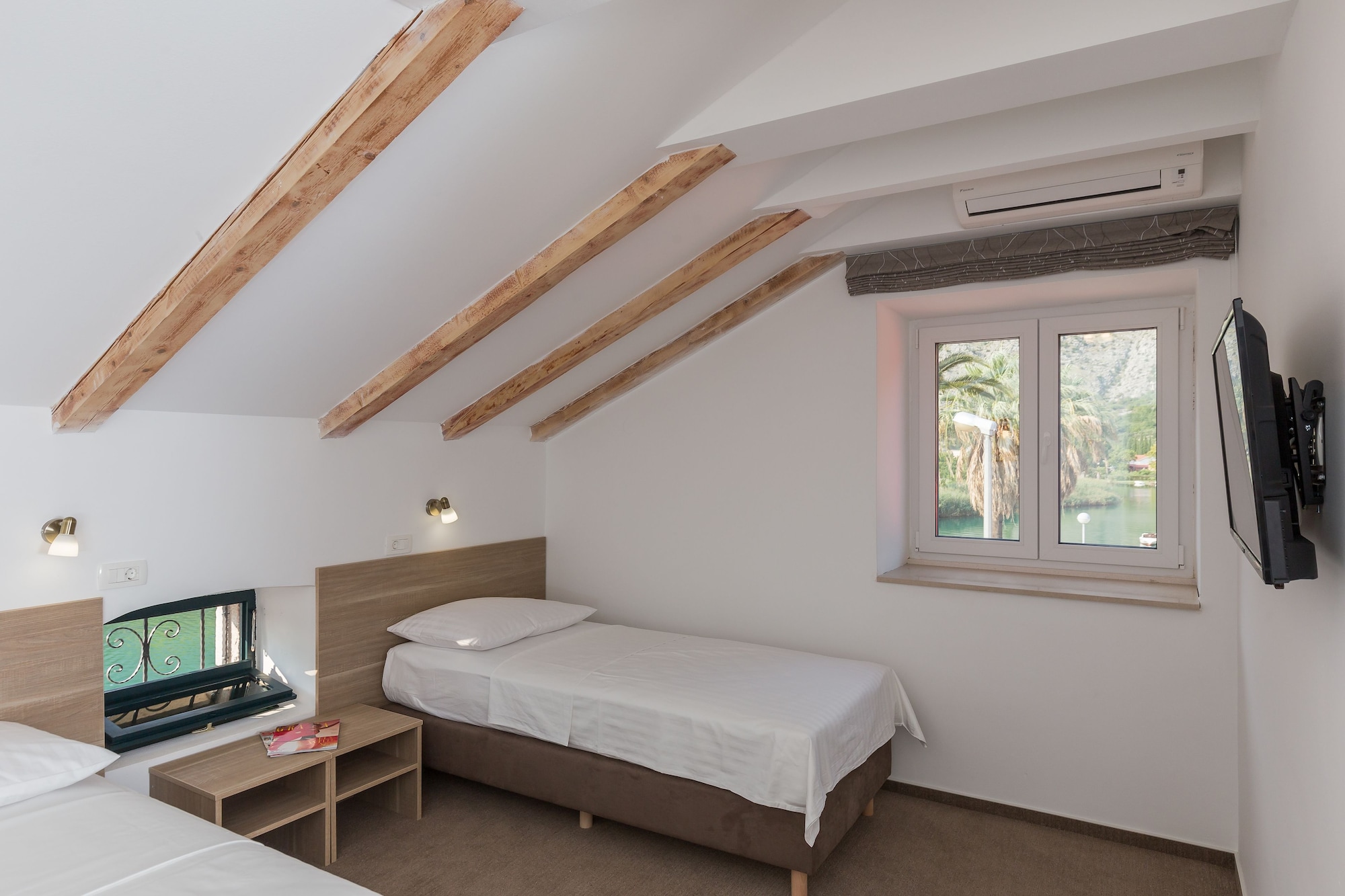 ROOM, TRIPLE, SEA VIEW